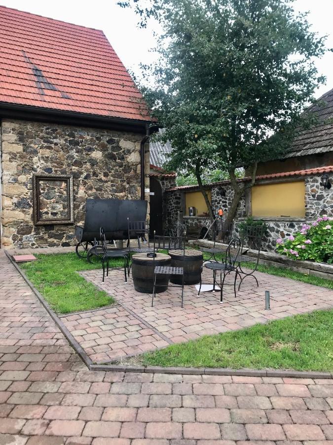 Penzion Hradecky Dvur Plzeň Buitenkant foto