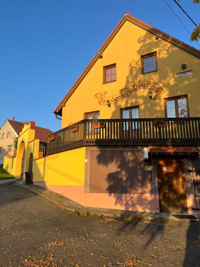 Penzion Hradecky Dvur Plzeň Buitenkant foto
